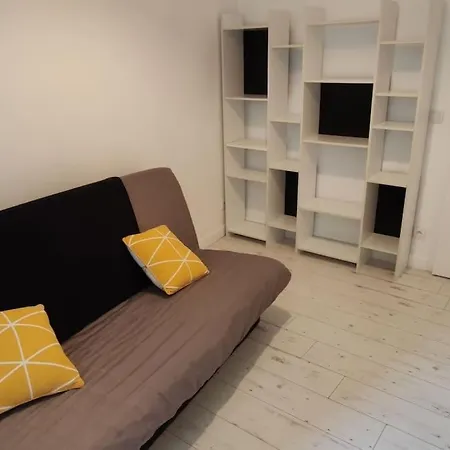 T3 Avec Cour Privative / Quartier St Esprit *